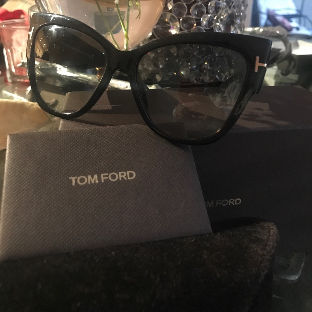 Authentic Tom Ford cat eye sunglasses - Picture 3 of 6